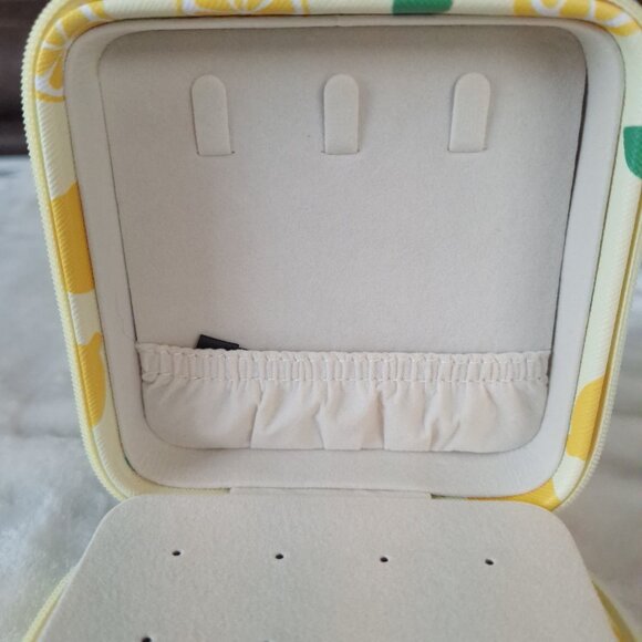 Nordstrom Lemon Pattern Yellow Square‎ Jewelry Travel Case Box 4.5” - Picture 7 of 11